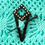 OR327-01 MH COLLECTIONS Заколка декоративная (сваровски) 9,5 см х 4,0 см